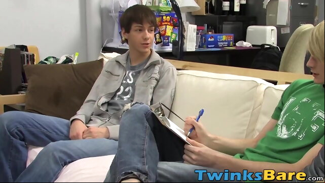 Petite twink Keith ass stretched bareback after juicy BJ twink gayxxx